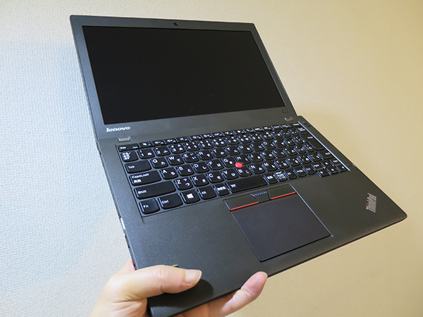 ThinkPad X250 の作りはしっかりしている