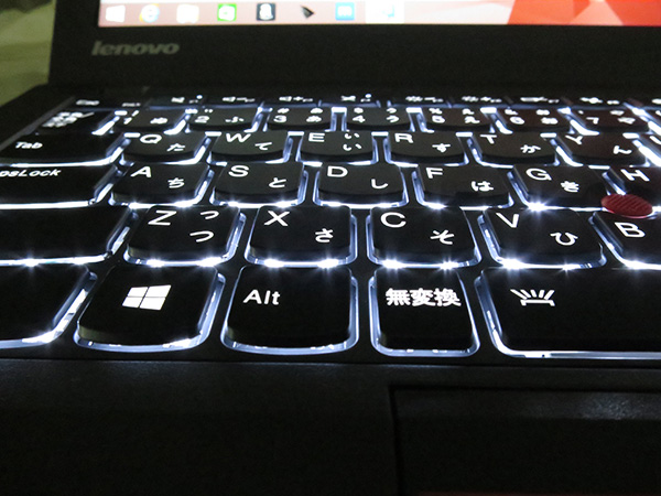 ThinkPad X250 バックライト キーボード 横から見るとキーが浮いてるようでかっこいい