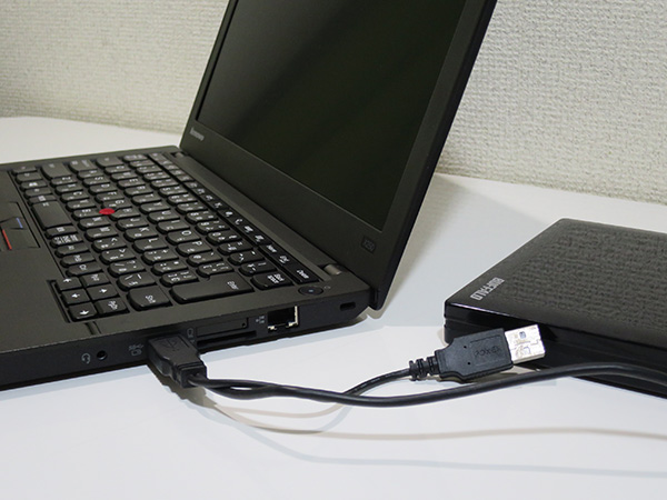 ThinkPad X250 片側にUSBポートが１つしかないのが不便