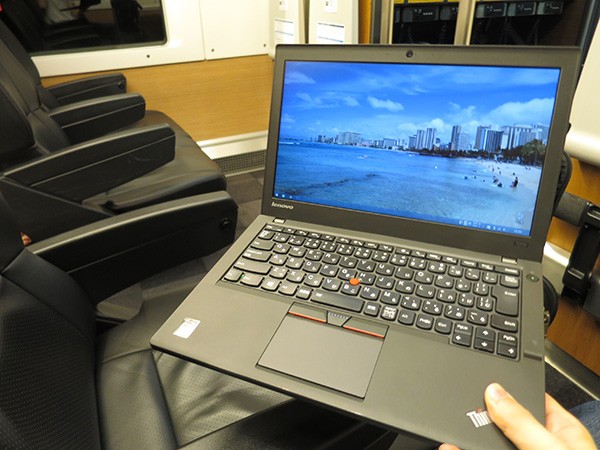 どこでもさっと取り出せる便利さがあるノートパソコン ThinkPad X250